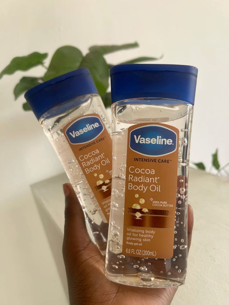 Vaseline Intensive Care Cocoa Radiant Vitalizing Body Oil With 100% Pure Cocoa Butter & Replenishing Oils For Long-Lasting Radiant Glow| Non-Greasy Body Gel Oil for Healthy & Glowing Skin| 200 ml